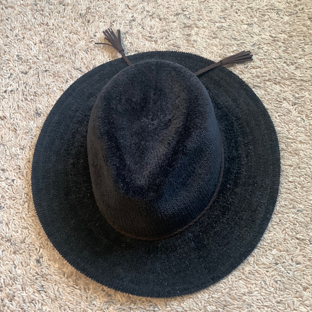 Altar’d State Hat- Black Velvet